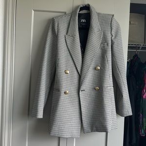 BLOGGER FAVORITE ZARA BLAZER